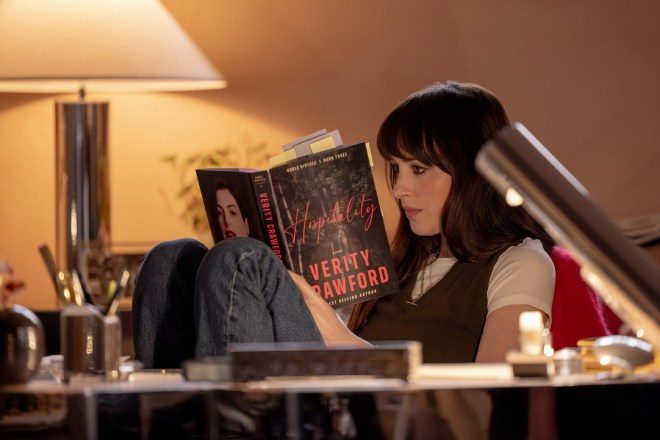 Dakota Johnson di film Verity (sumber: Amazon MGM)
