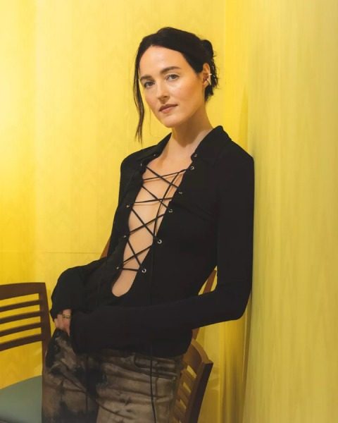 Renate Reinsve (sumber: A24/LA Times) Renate Reinsve (sumber: A24/LA Times)