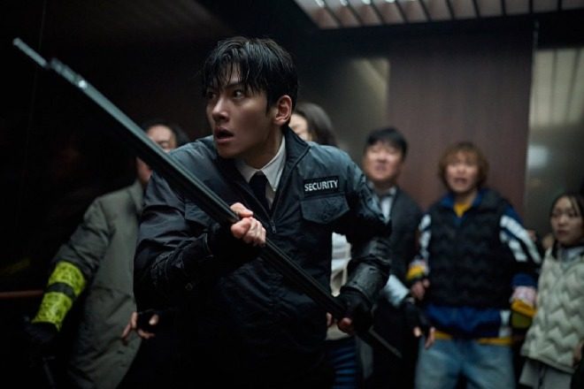 Ji Chang Wook di film Colony (sumber: Showbox)