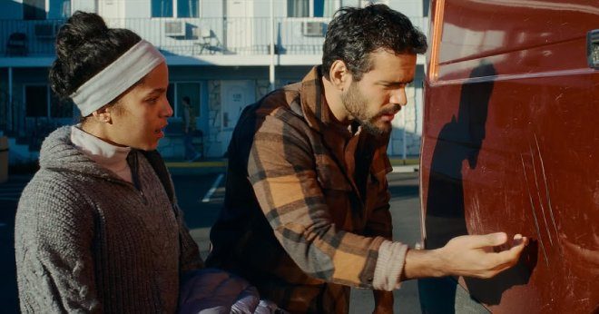 Lou Llobell dan Jacob Scipio, Pemeran Passenger (2026) (sumber: Paramount Pictures)