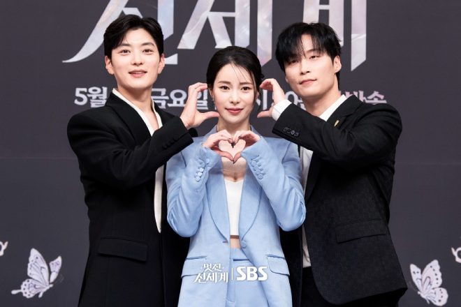 Jang Seung Jo, Lim Ji Yeon, dan Heo Nam Jun (sumber: SBS) Jang Seung Jo, Lim Ji Yeon, dan Heo Nam Jun (sumber: SBS)