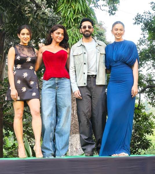 Sara Ali Khan, Wamiqa Gabbi, Ayushmann Khurrana, dan Rakul Preet Singh (sumber: T-Series) Sara Ali Khan, Wamiqa Gabbi, Ayushmann Khurrana, dan Rakul Preet Singh (sumber: T-Series)