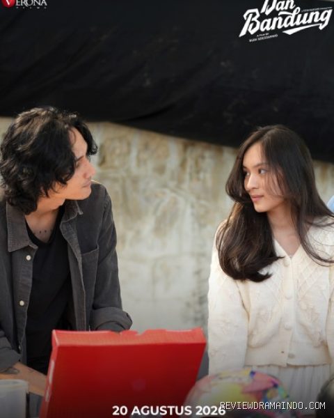 Samo Rafael, Shanna Shannon di film Dan Bandung (sumber: Verona Films)