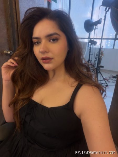 Anjali Anand (sumber: @anjalidineshanand/Instagram) Anjali Anand (sumber: @anjalidineshanand/Instagram)