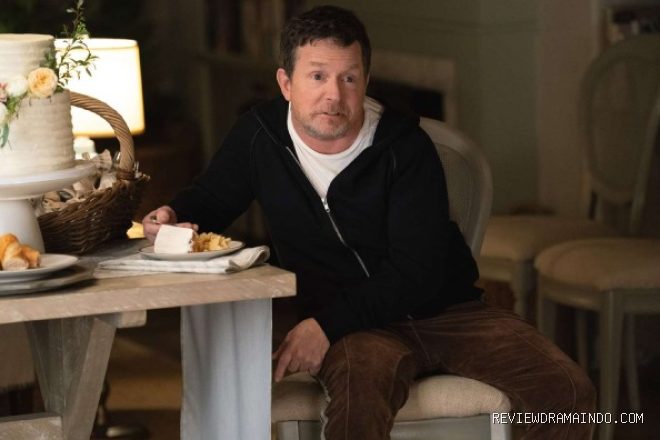 Michael J. Fox di Shrinking season 3 (sumber: Apple TV) Michael J. Fox di Shrinking season 3 (sumber: Apple TV)