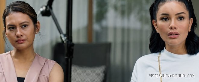 Raihaanun dan Nikita Mirzani (sumber: Dapur Film)