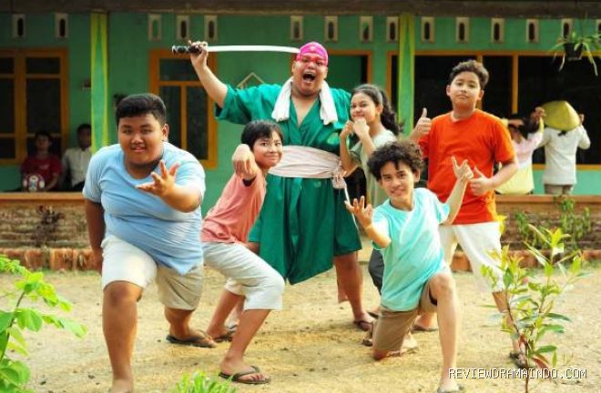 Pemeran Iyus Jenius di lokasi syuting (sumber: Creator Media)
